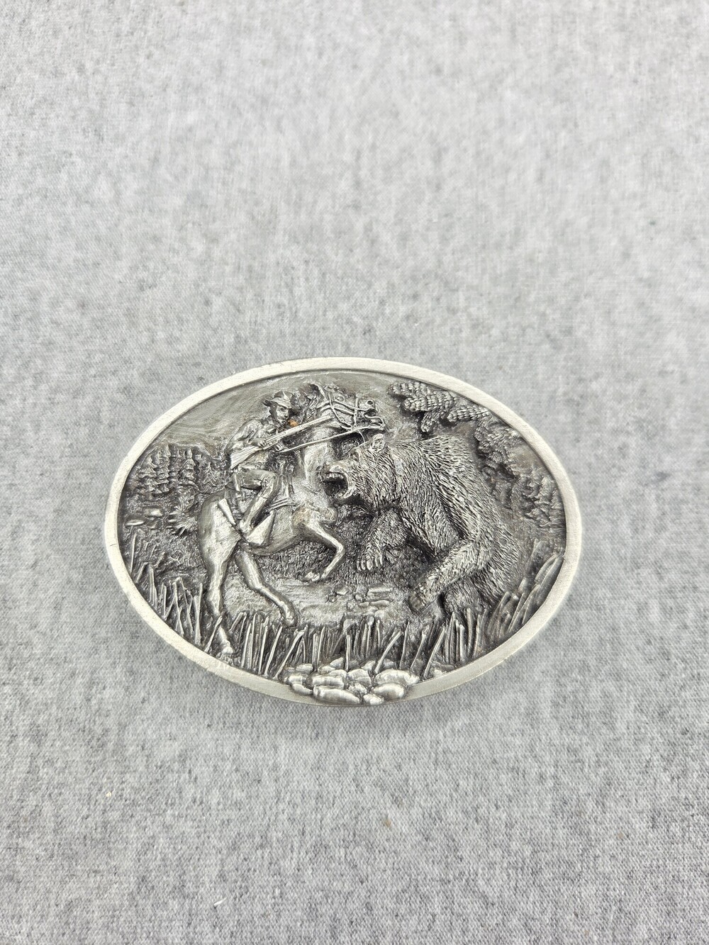 Bergamot Brass Works 1983 Belt Buckle Mountain Man Grizzly Bear Pewter 3D